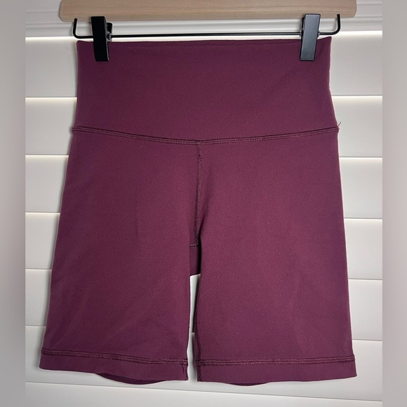 TnaLIFE™ Cheeky Hi-Rise 7" Short High-waisted cheeky bike shorts Small - Picture 1 of 5